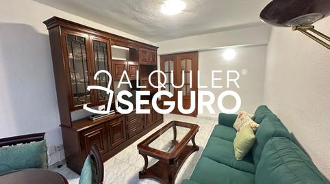 Foto 2 de Pis de lloguer a Apóstol Santiago, Ventas, Madrid