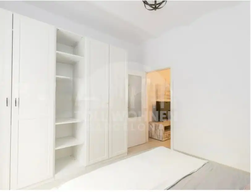 Habitación de Piso en venta en Barcelona con Terraza, Amueblado y Balcón