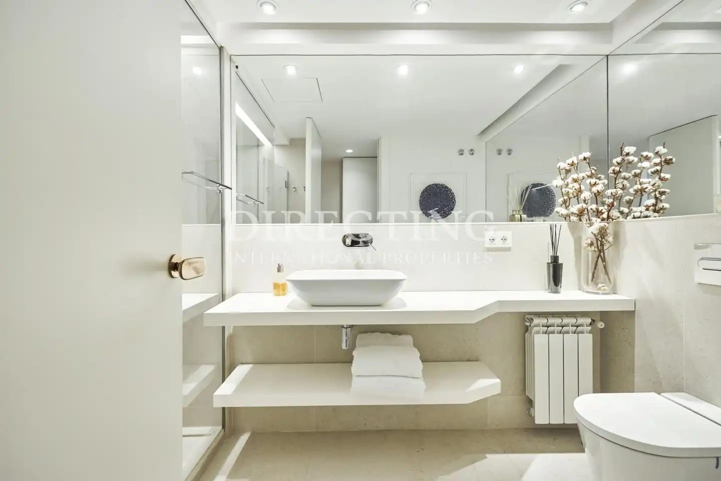 Badezimmer von Wohnung zum Verkauf in Madrid mit Klimaanlage und Heizung