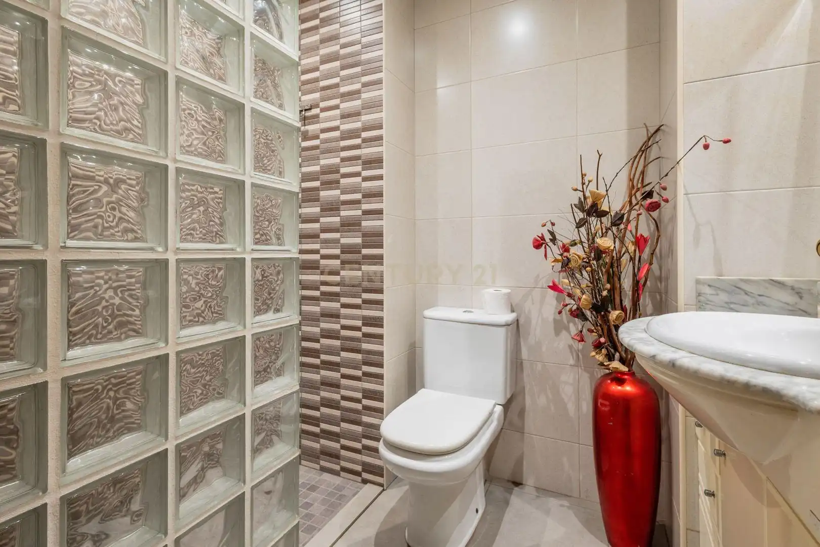 Baño de Apartamento en venta en Sant Feliu de Llobregat con Trastero y Balcón