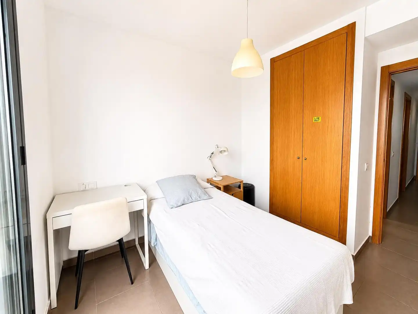 Schlafzimmer von Wohnung zur Miete in Valencia mit Klimaanlage, Heizung und Balkon