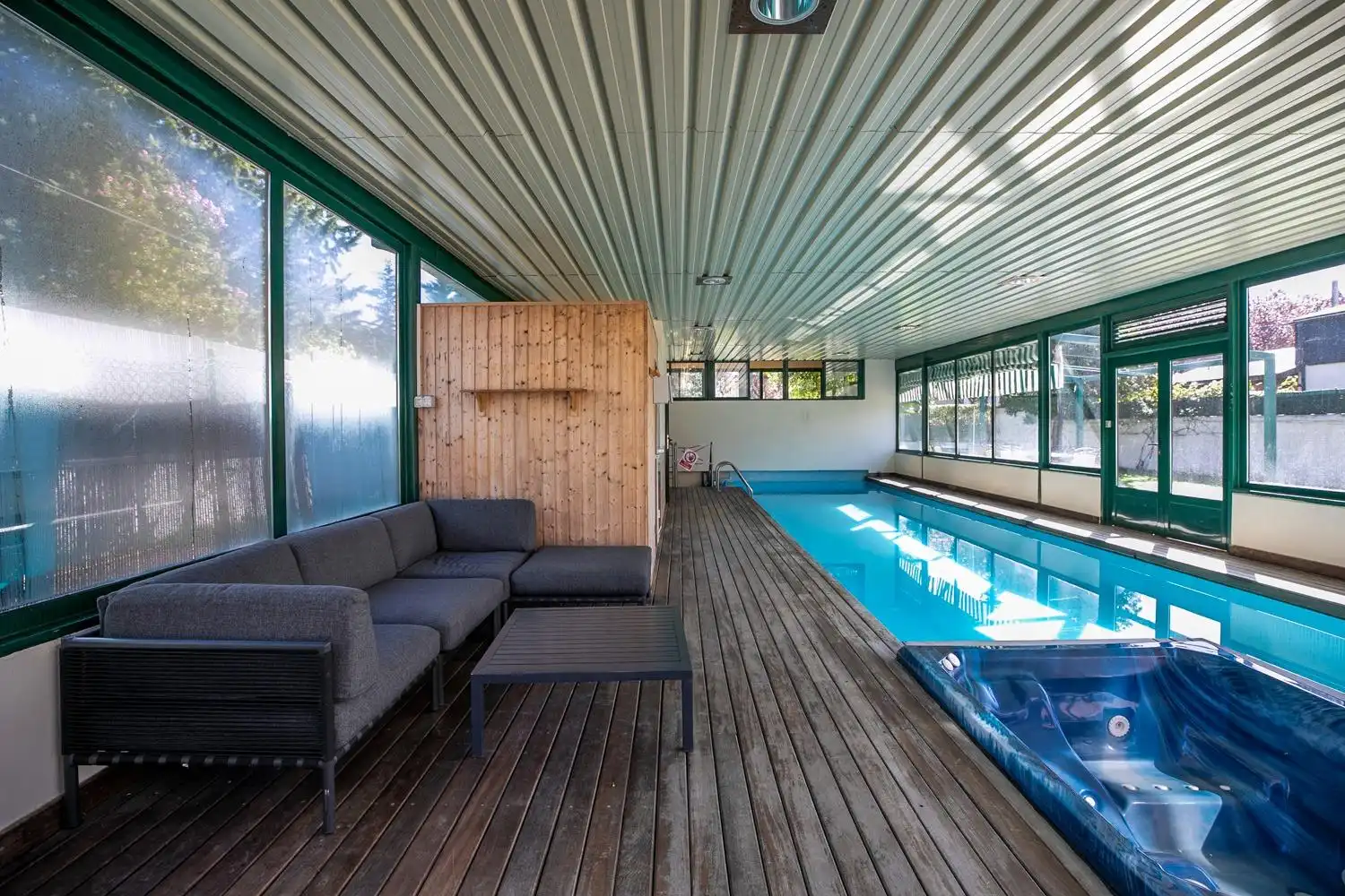 Piscina de Casa o xalet en venda en Jaca amb Calefacció, Jardí privat i Terrassa