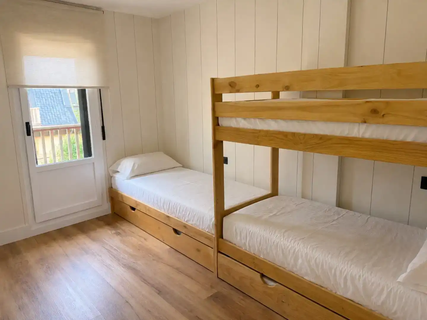 Schlafzimmer von Wohnung zur Miete in Jaca mit Privatgarten und Möbliert