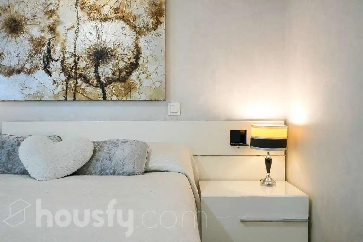 Habitación de Ático en venta en Madrid con Terraza, Trastero y Piscina comunitaria