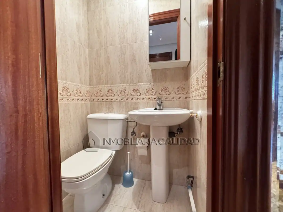 Bathroom of Flat for rent in Burgos  with Heating, Terrace and Furnished