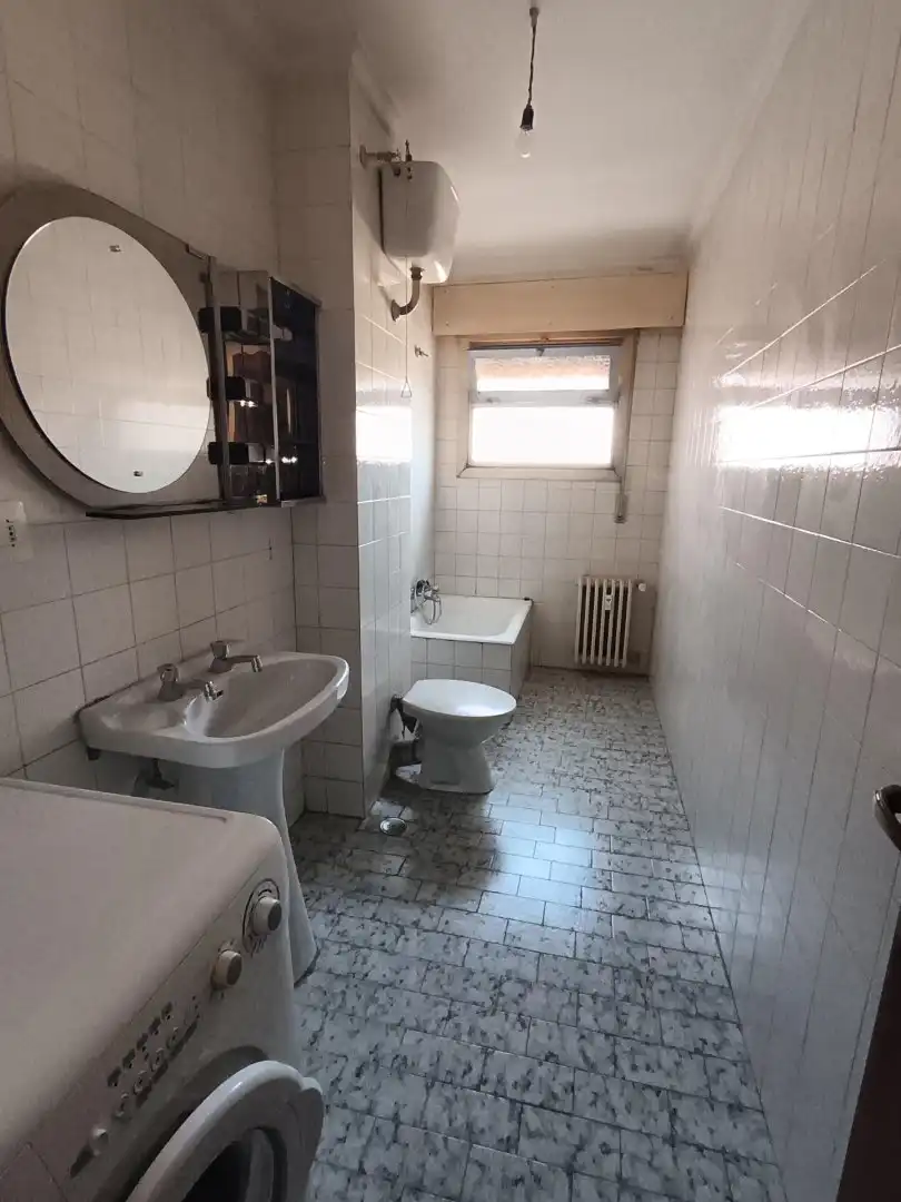 Bathroom of Flat for sale in Valladolid  with Heating, Terrace and Balcony