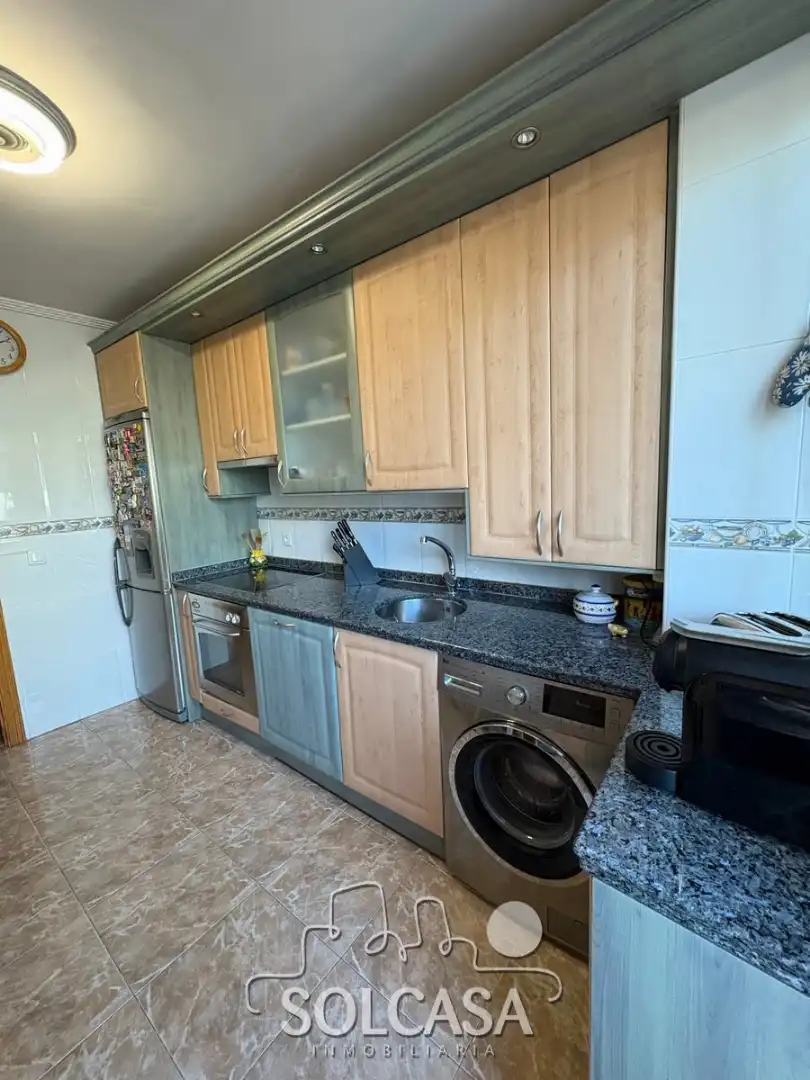 Kitchen of Flat for sale in Cistérniga  with Heating, Furnished and Oven