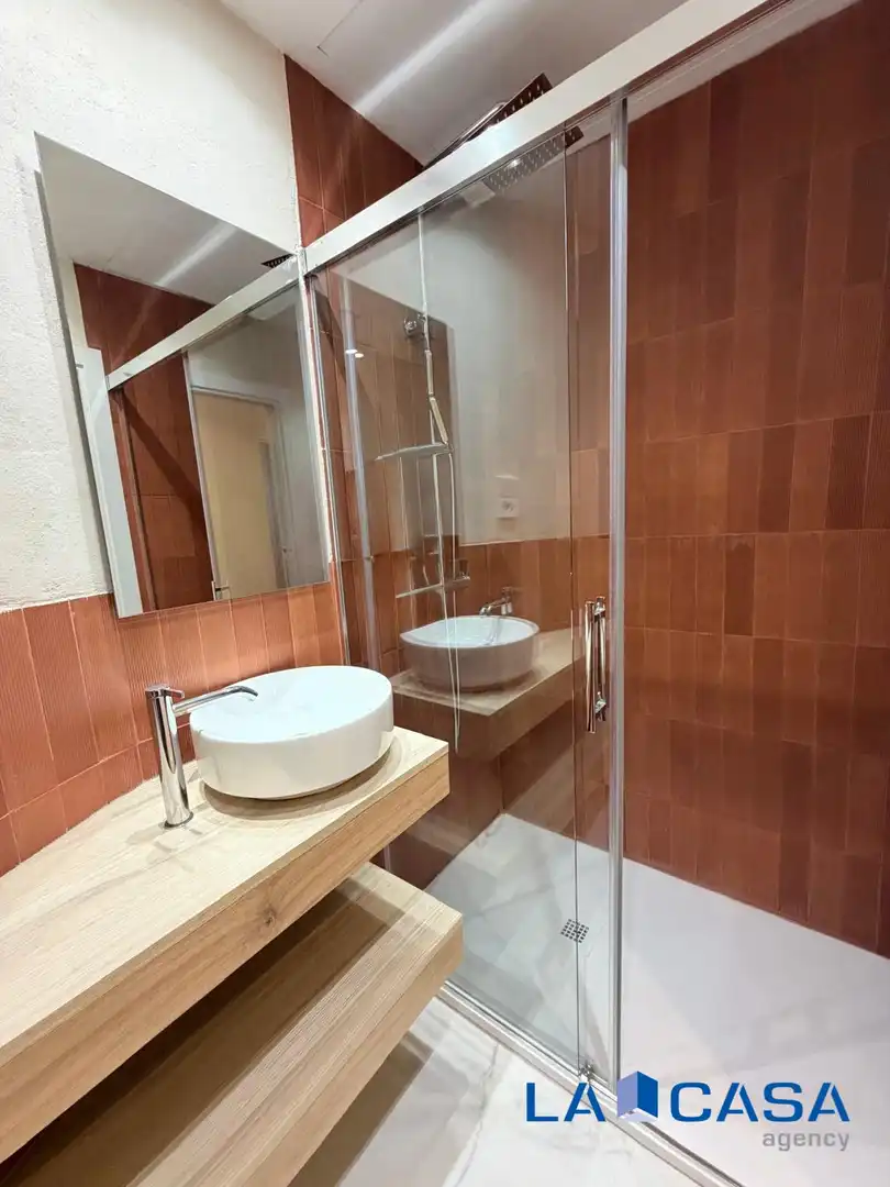 Bathroom of Ground floor for sale in Madrid  with Heating