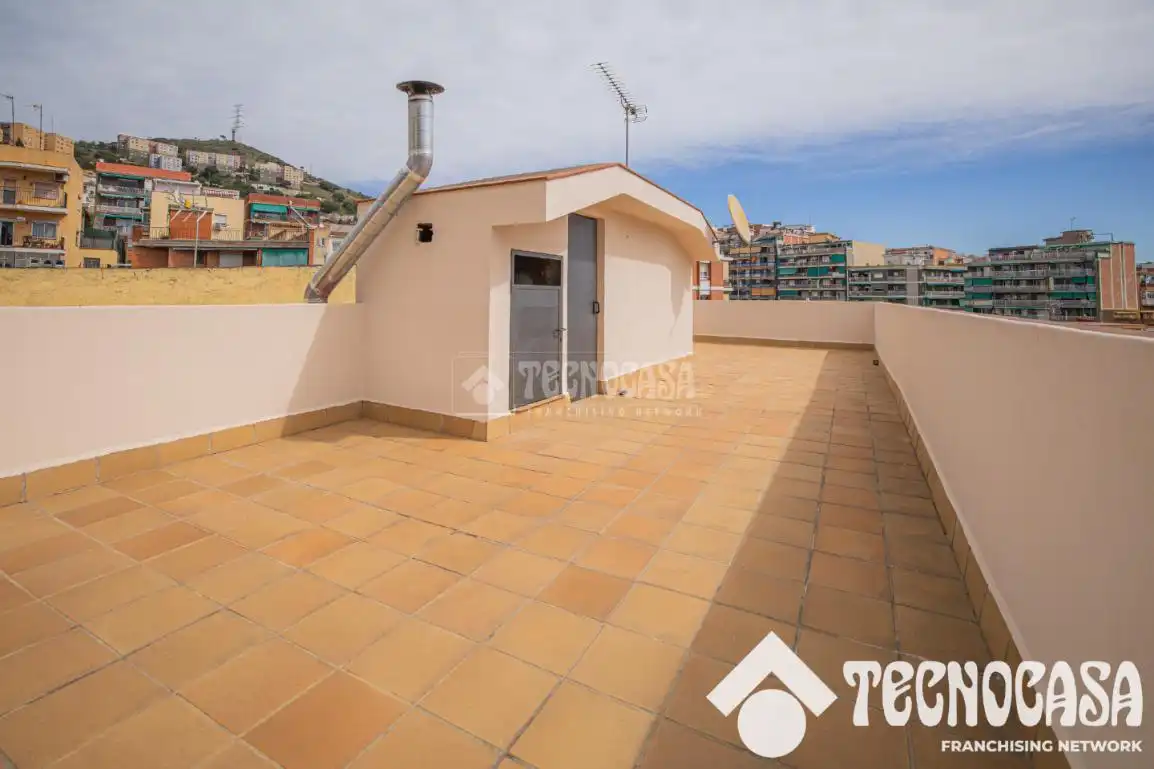 Terrace of Houses for sale in Santa Coloma de Gramenet  with Air Conditioner, Heating and Terrace
