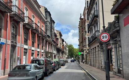 Vista exterior de Pis en venda en Avilés amb Calefacció