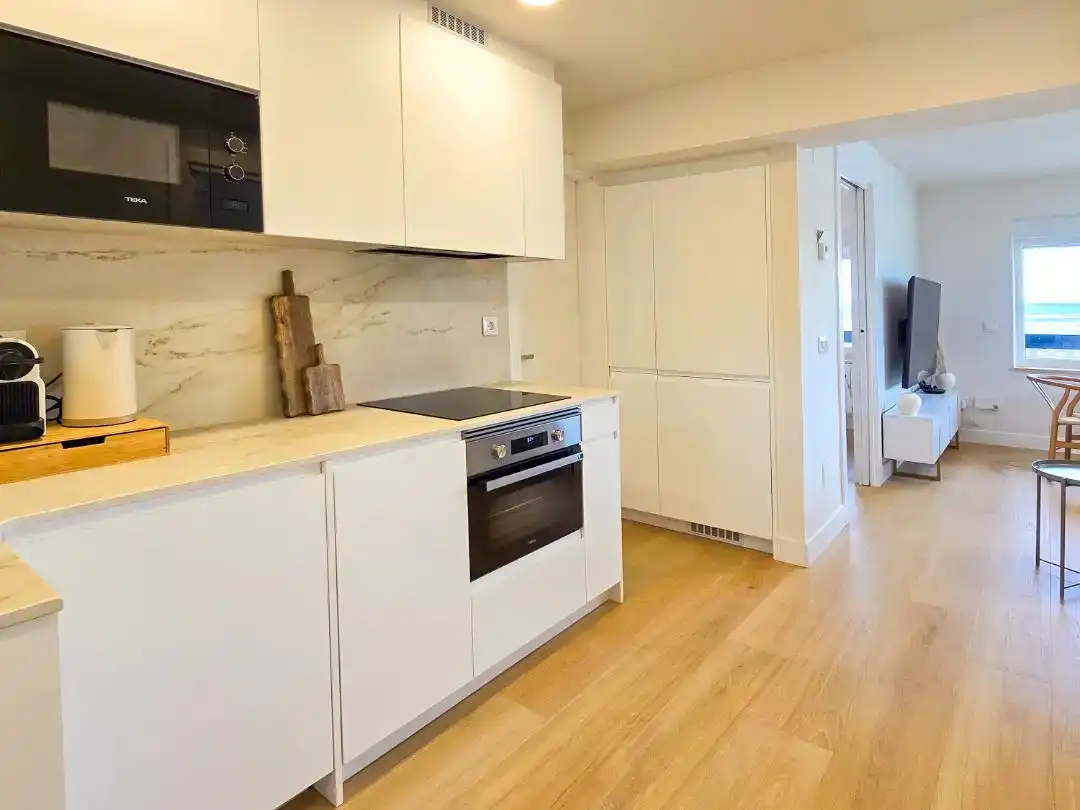 Cuina de Apartament de lloguer en Suances amb Moblat i Balcó
