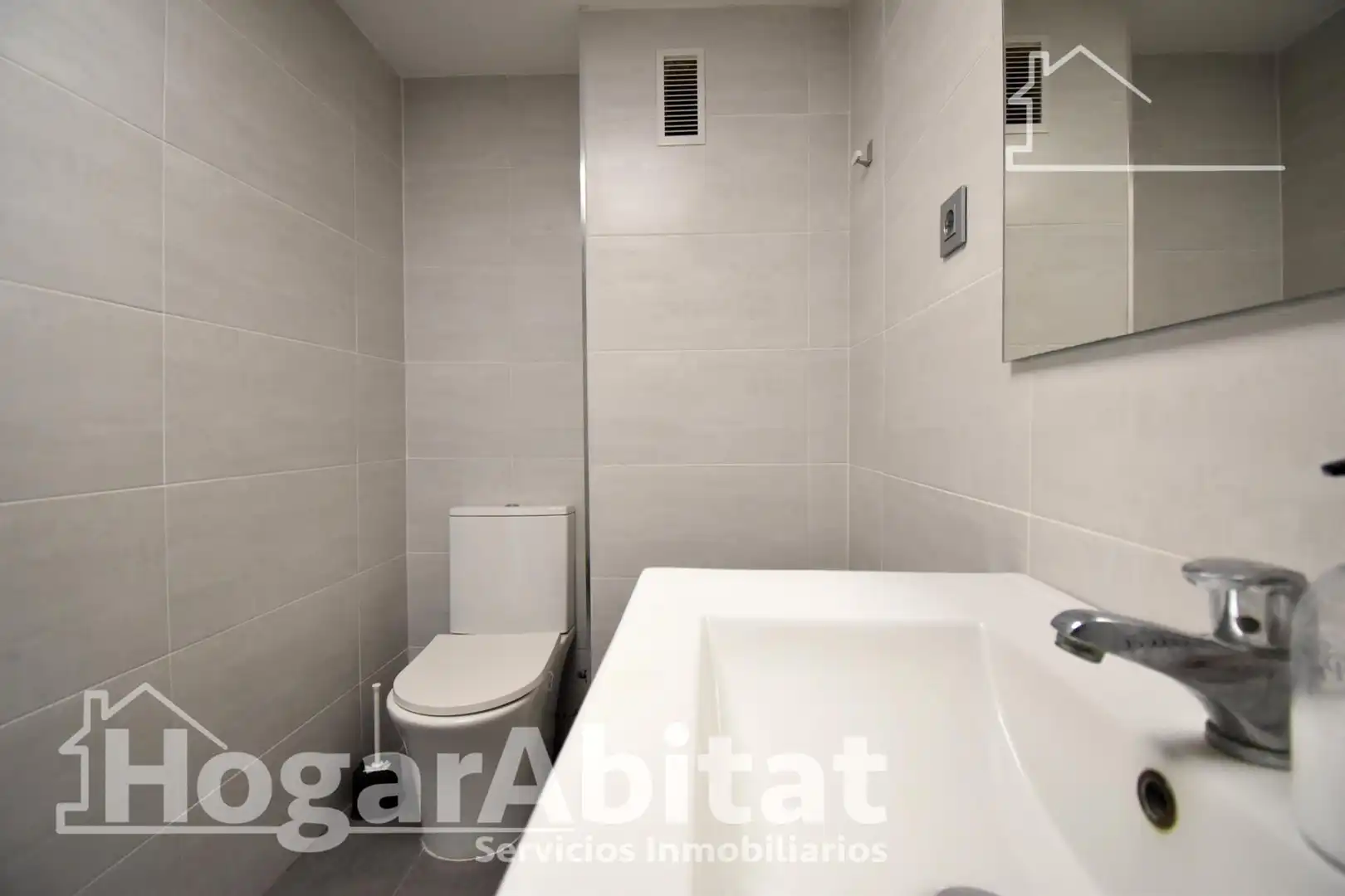 Bathroom of Flat for sale in Miramar  with Air Conditioner, Terrace and Balcony