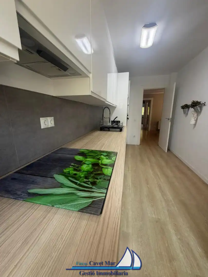 Cuina de Casa adosada en venda en Cambrils amb Aire condicionat, Calefacció i Jardí privat