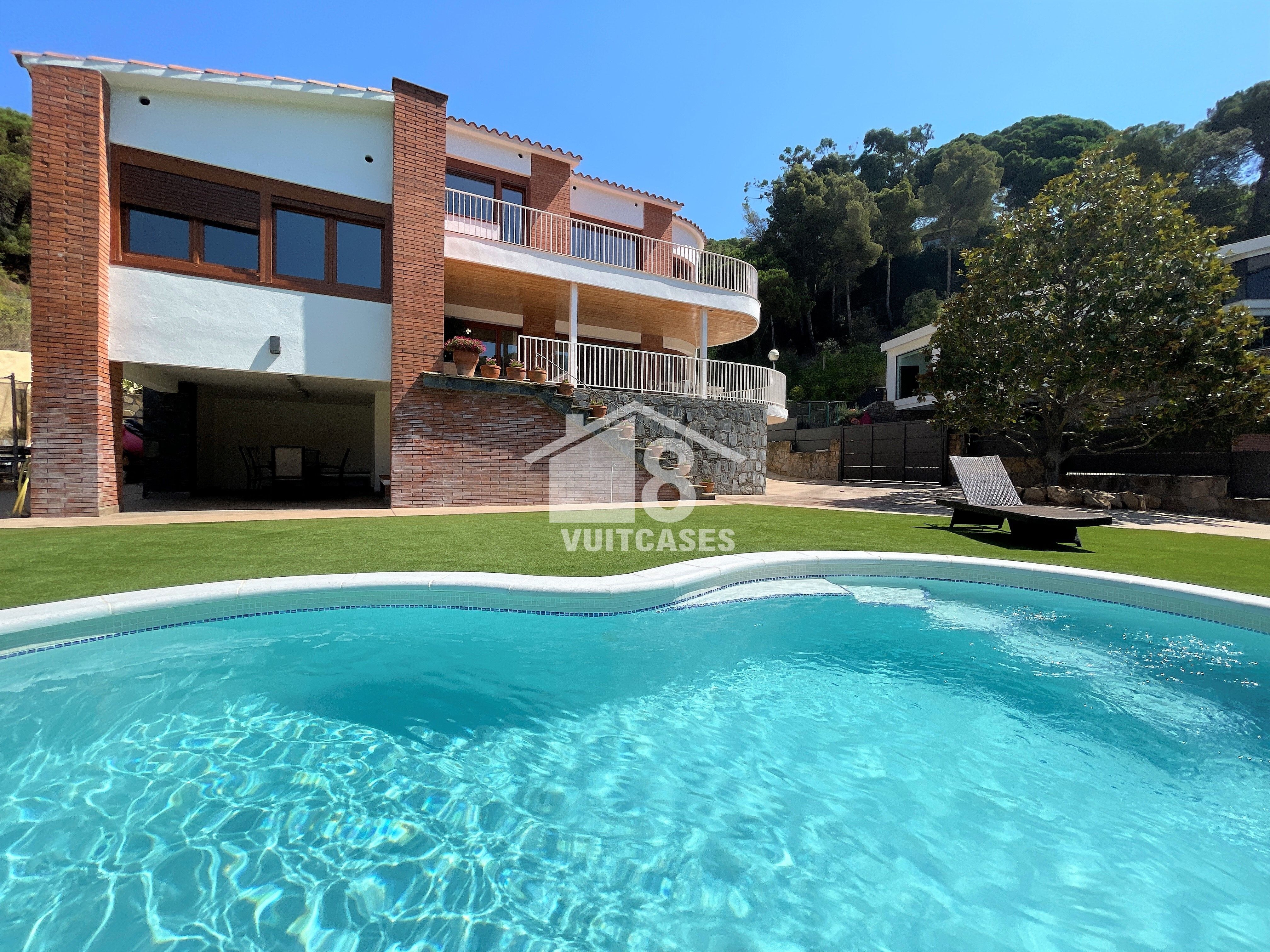 Vista exterior de Casa o xalet en venda en Sant Pol de Mar amb Calefacció, Jardí privat i Terrassa
