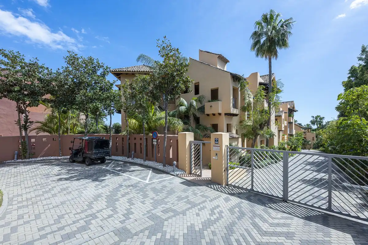 Piso con ascensor en venta en Milla de Oro, imagen 35