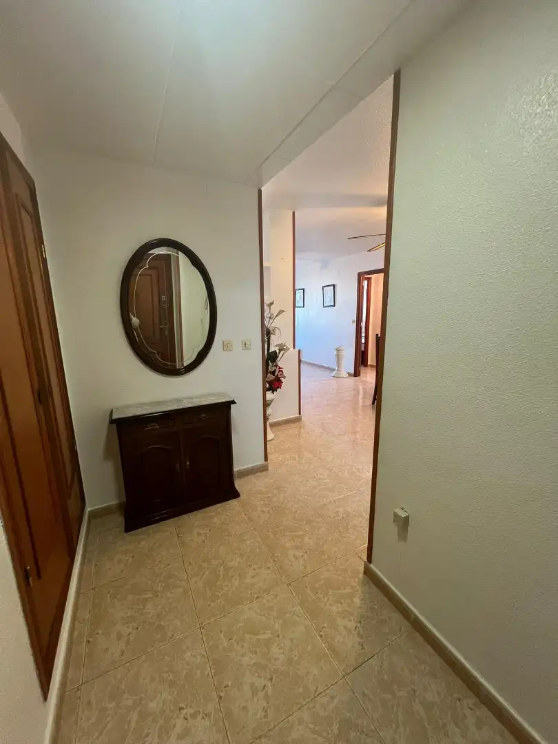 Piso en venta en Torrevieja con Amueblado y Piscina comunitaria
