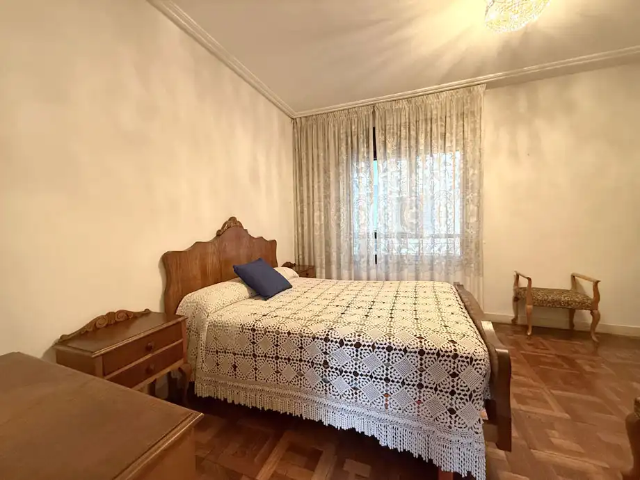 Dormitori de Pis en venda en Vitoria - Gasteiz amb Calefacció, Parquet i Traster