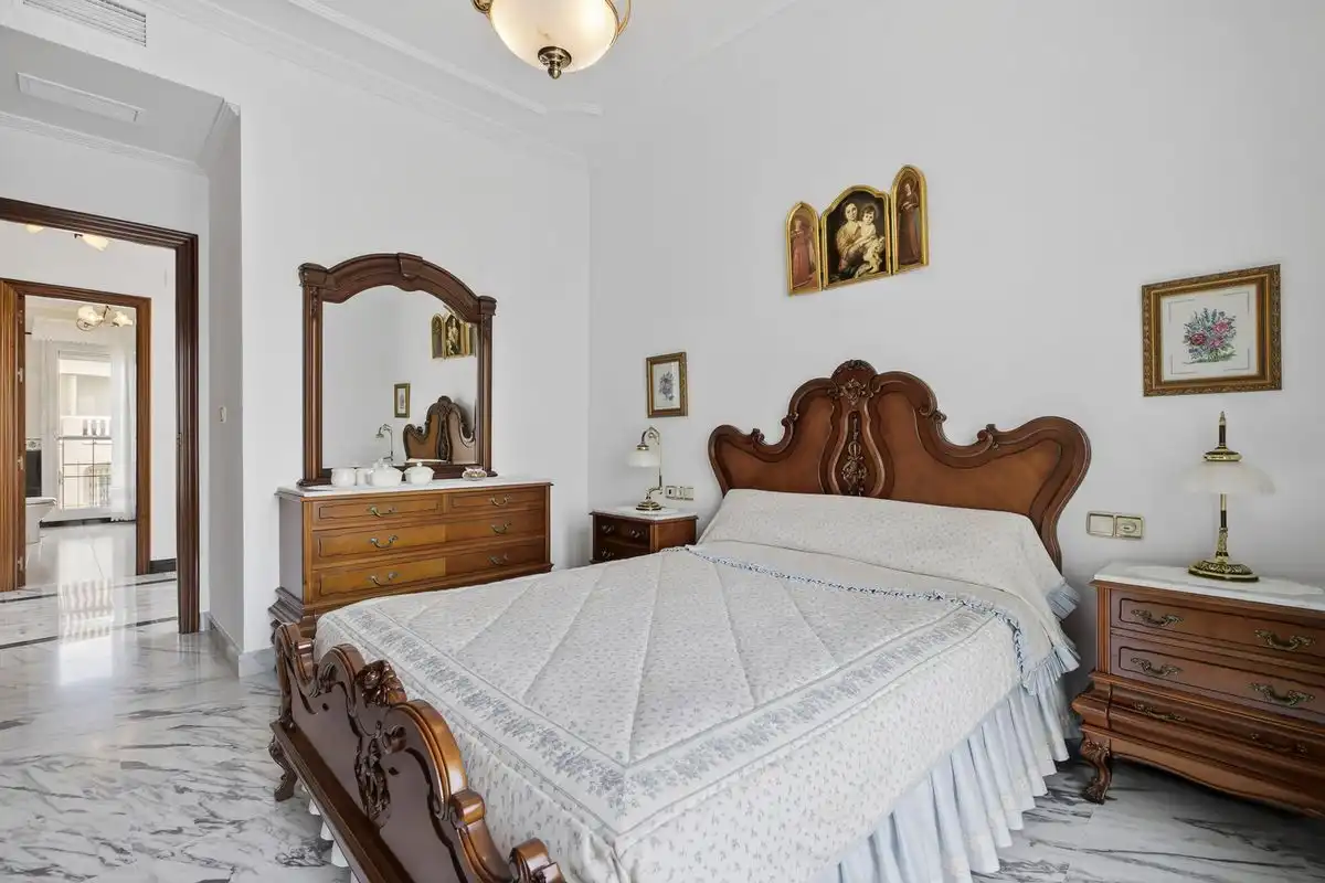 Dormitori de Casa adosada en venda en Santiponce amb Aire condicionat, Calefacció i Jardí privat