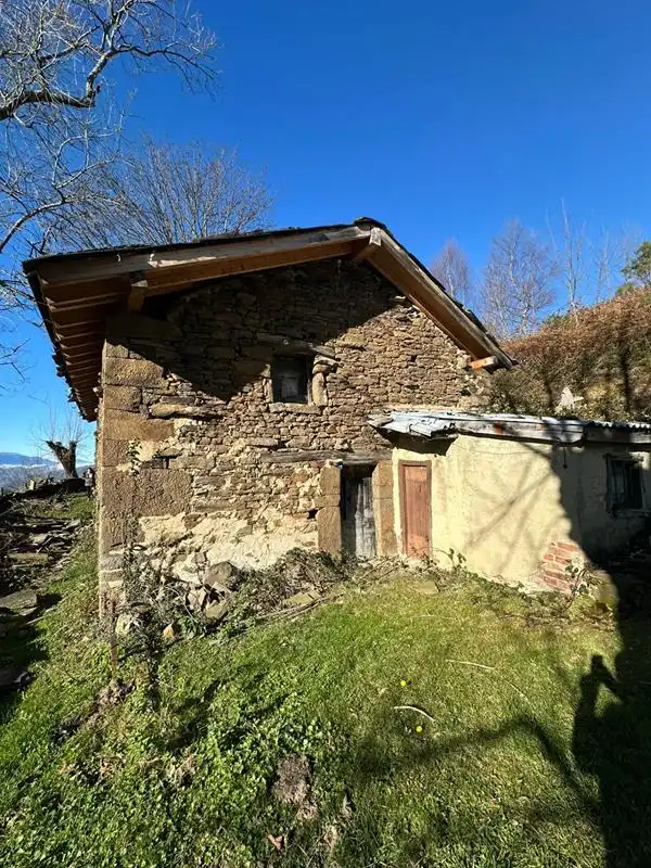 Außenansicht von Country house zum Verkauf in Mieres (Asturias)