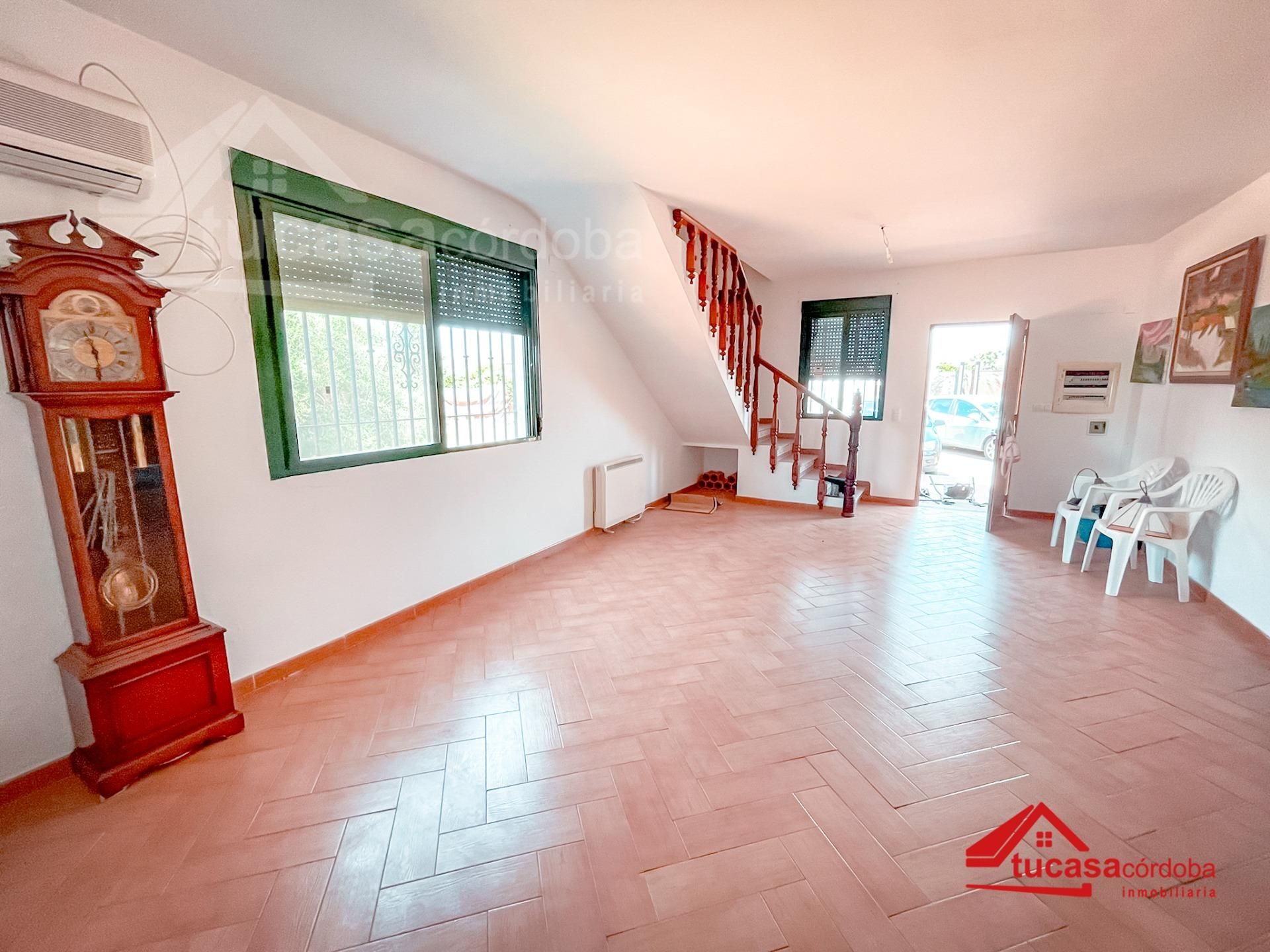 Sala de estar de Finca rústica en venta en  Córdoba Capital con Aire acondicionado, Terraza y Trastero