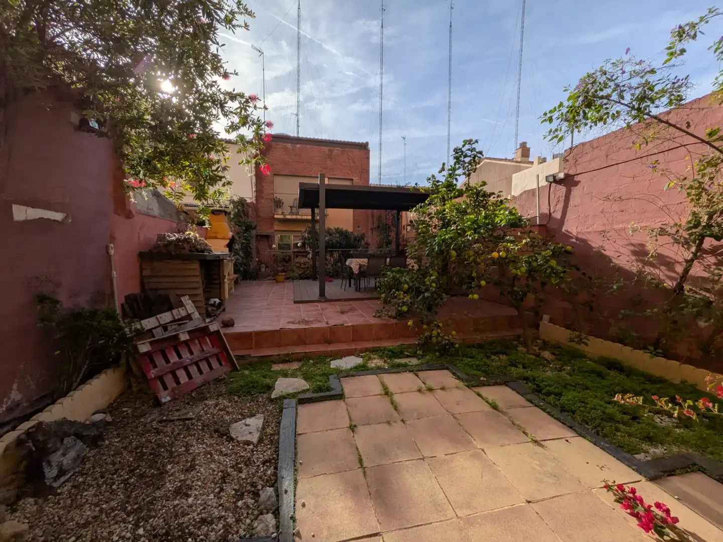 Terrassa de Casa adosada en venda en Gavà amb Calefacció, Jardí privat i Parquet