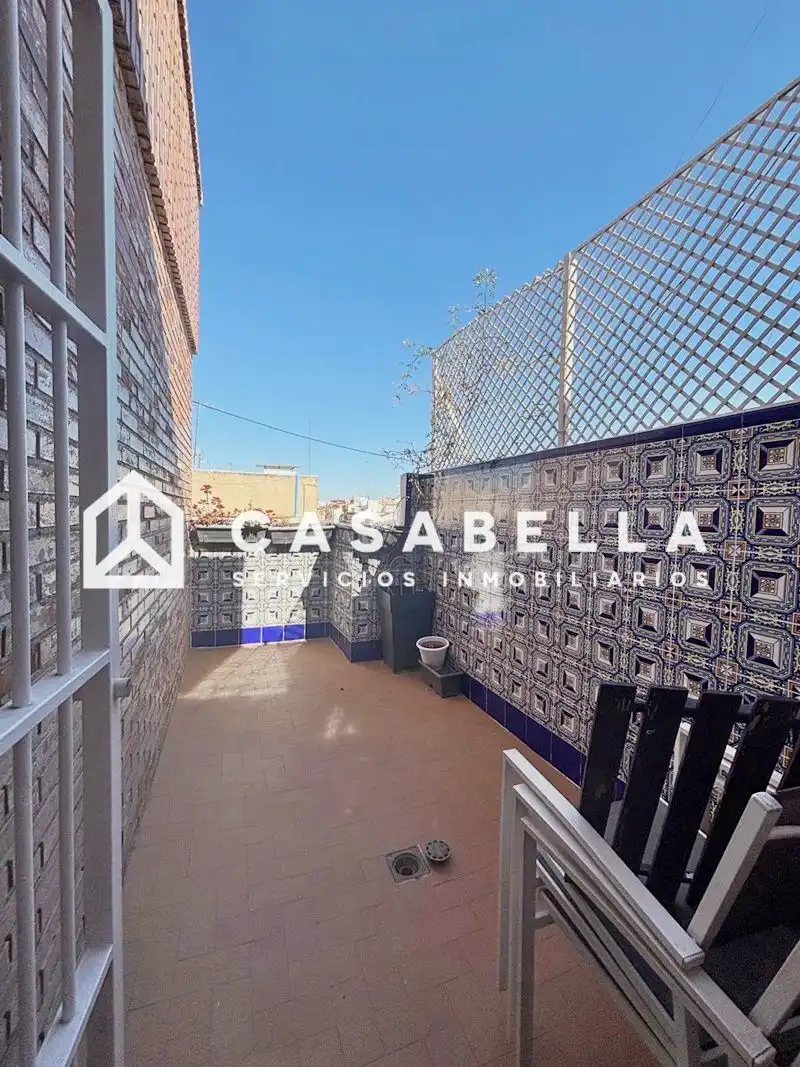 Vista exterior de Ático en venta en Valencia con Aire acondicionado, Calefacción y Terraza