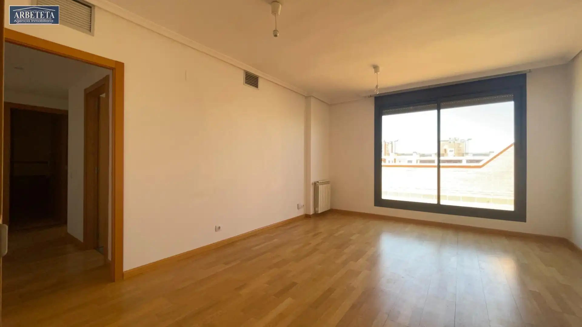 Sala de estar de Ático en venta en Guadalajara con Calefacción, Terraza y Trastero