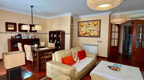 Estupendo duplex en pleno centro de Conil con 4 dormitorios y azotea privada.