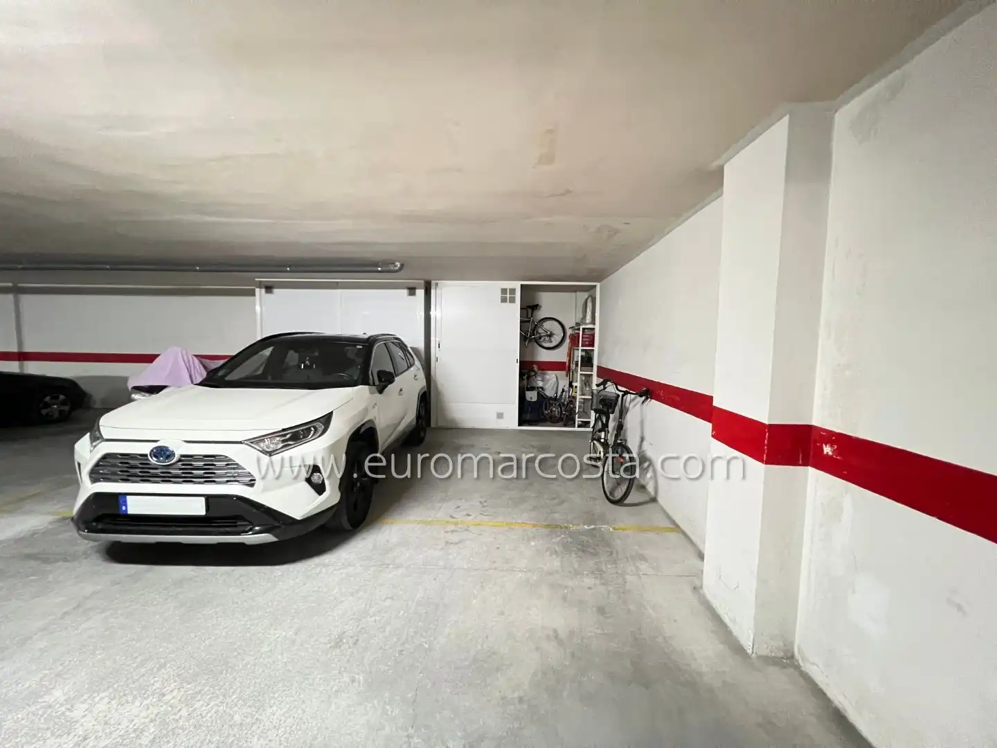 Parking of Flat for sale in Guardamar del Segura  with Air Conditioner, Heating and Terrace