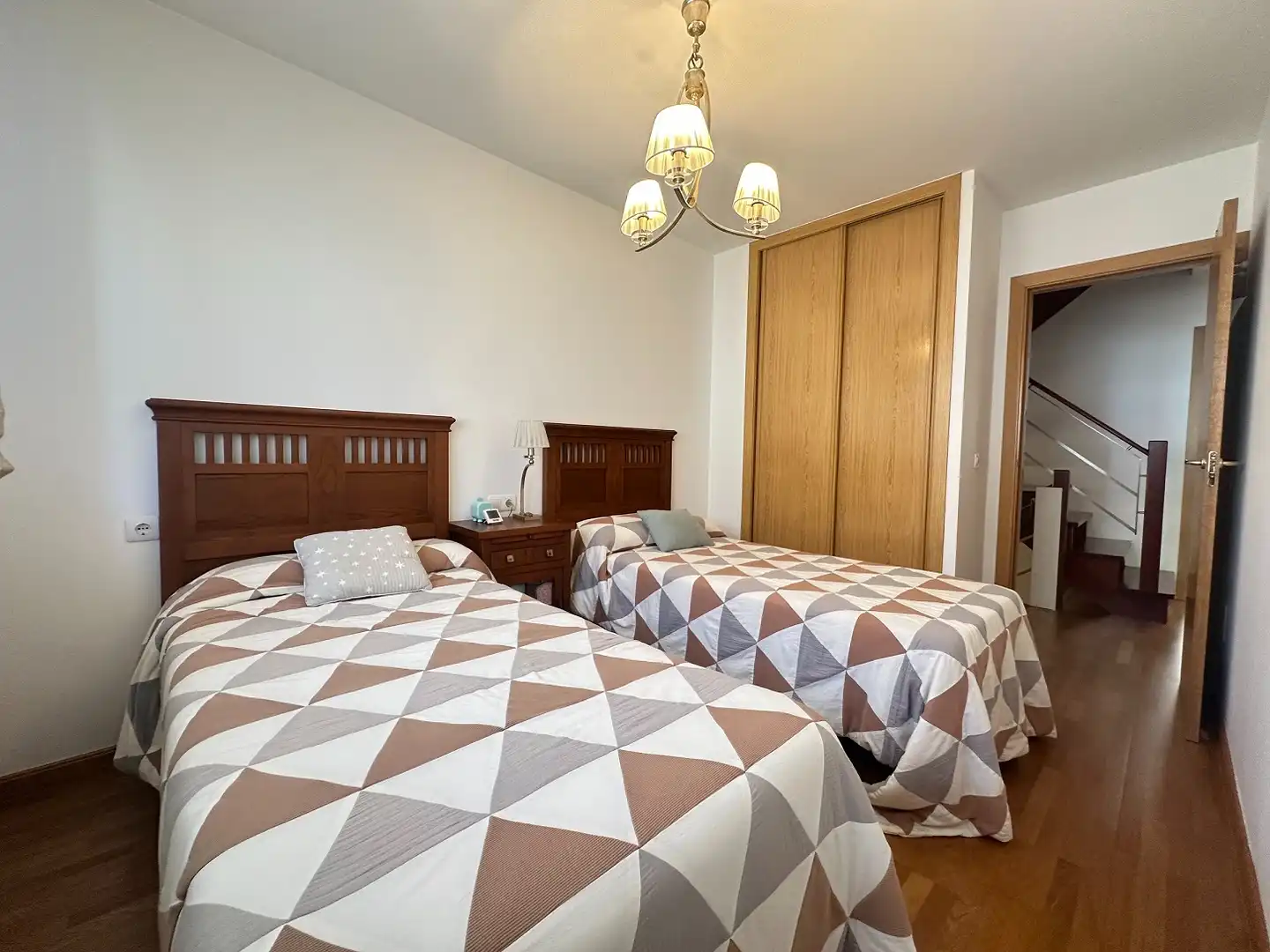 Habitación de Casa o chalet en venta en Santiago de Compostela  con Calefacción, Jardín privado y Parquet