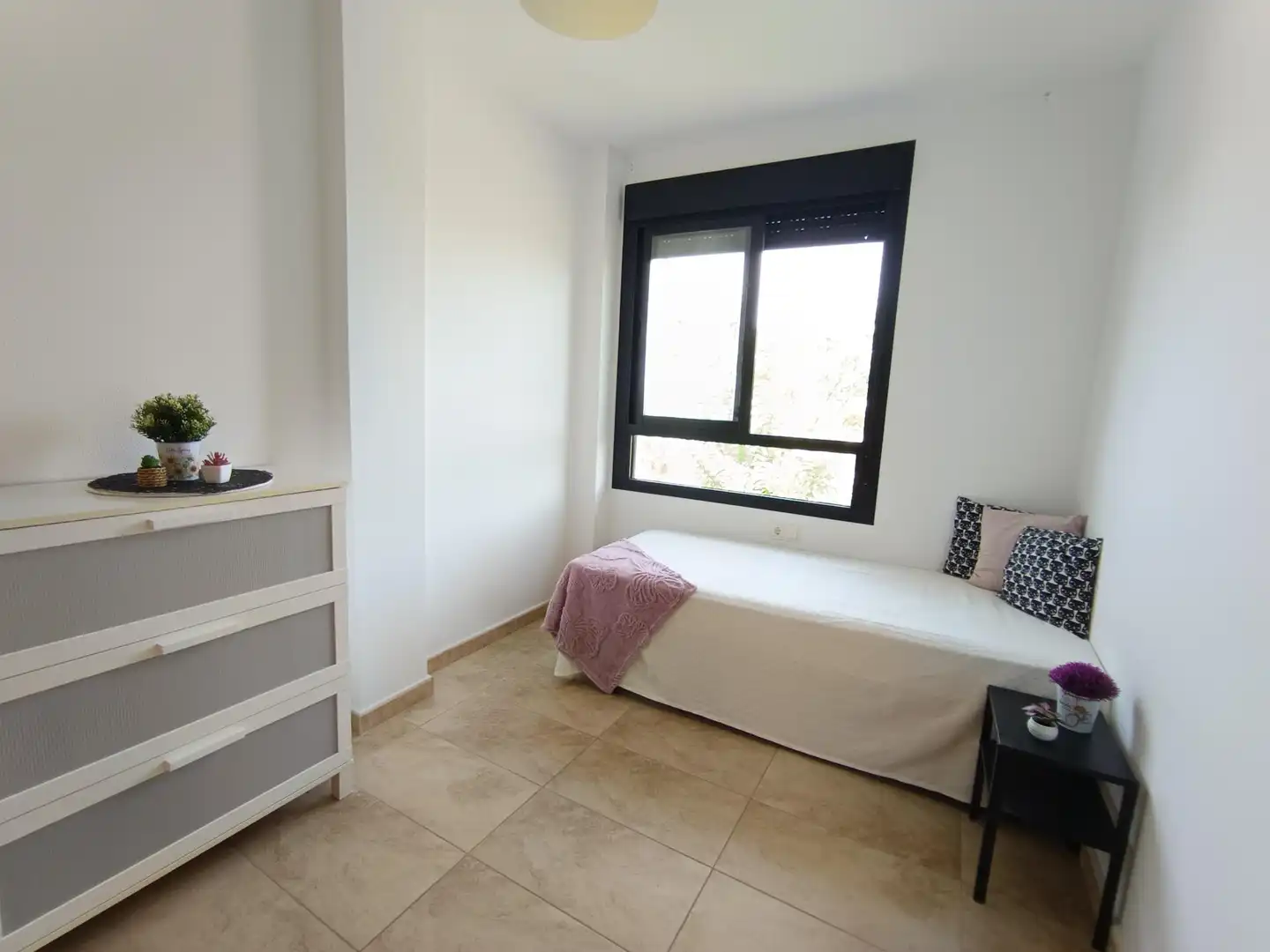 Habitación de Casa adosada en venta en Molina de Segura con Aire acondicionado, Calefacción y Jardín privado