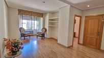 Living room of Flat for sale in  Zaragoza Capital  with Air Conditioner, Heating and Parquet flooring