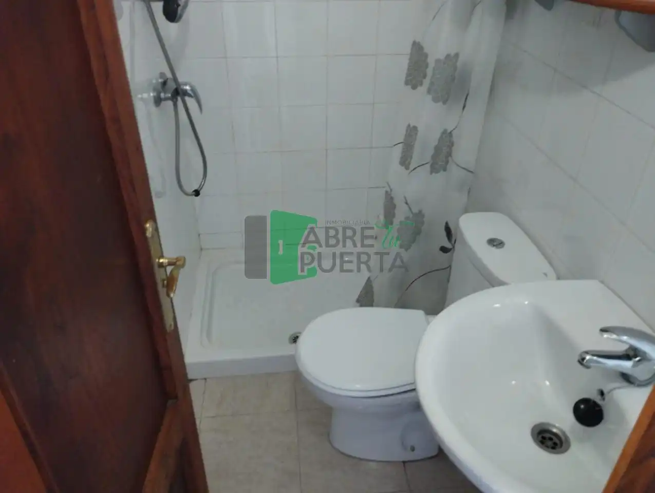 Baño de Piso en venta en Ourense Capital  con Calefacción y Amueblado