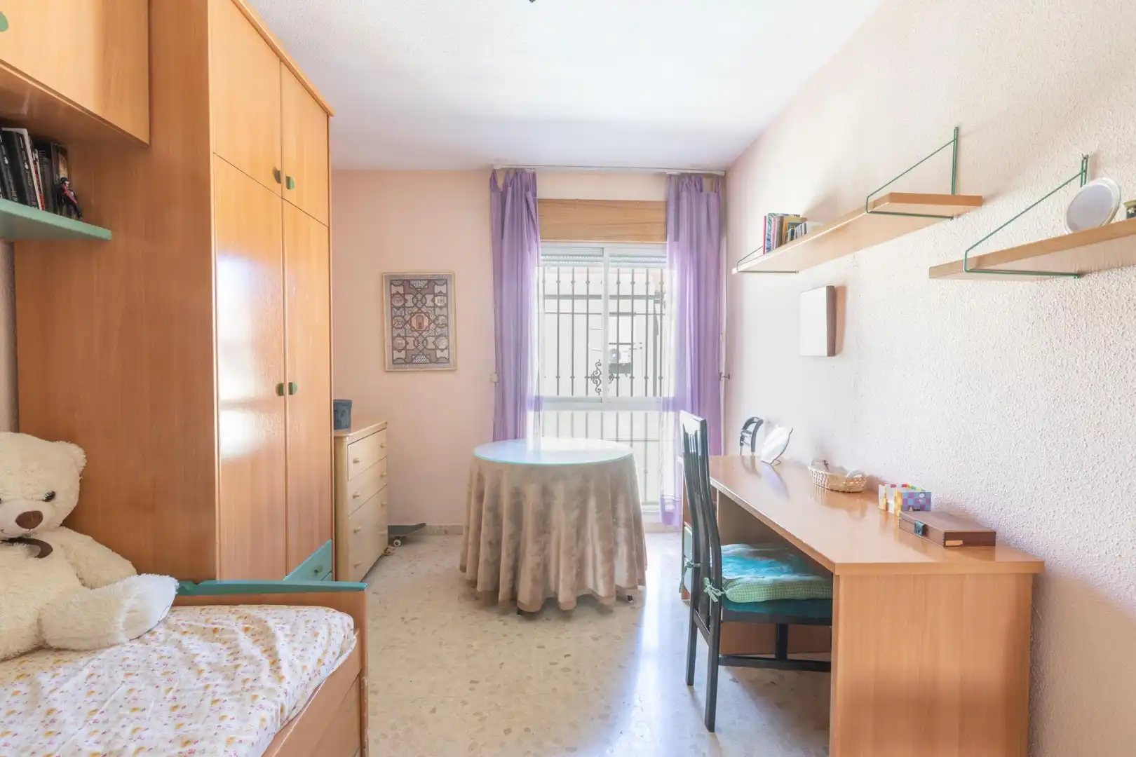 Habitación de Piso en venta en Peligros con Aire acondicionado, Amueblado y Balcón