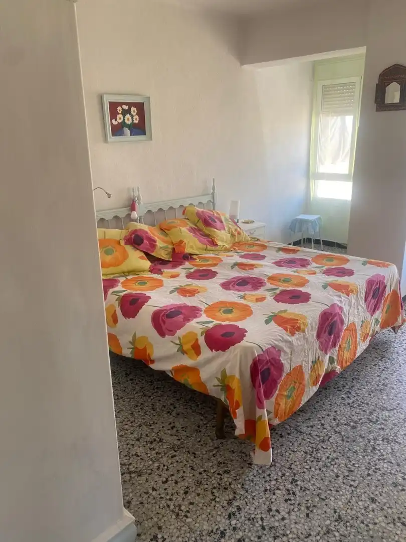 Habitación de Apartamento de alquiler en Torrevieja con Amueblado, Microondas y Balcón