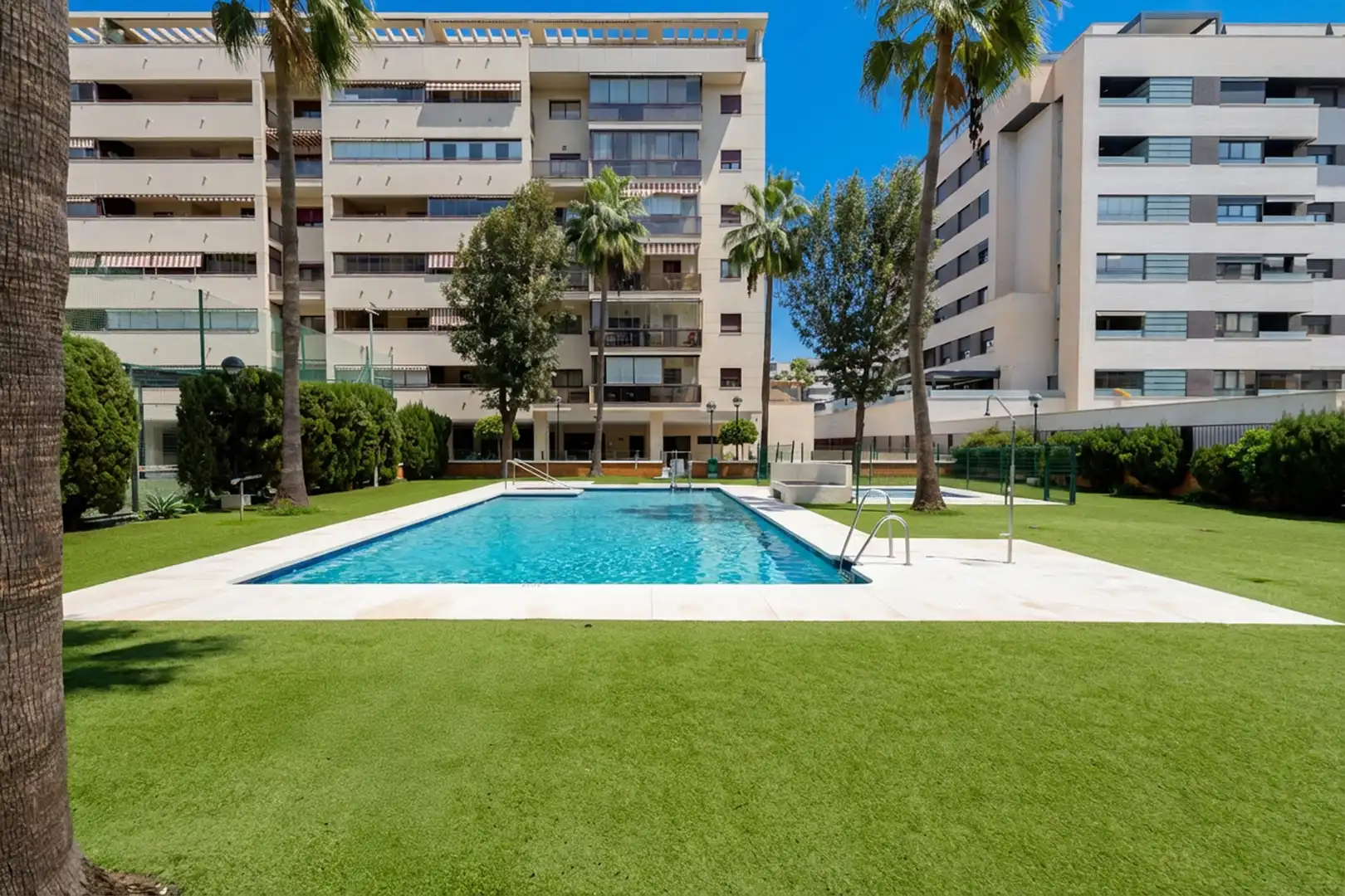 Swimming pool of Flat for sale in Málaga  with Air Conditioner, Heating and Terrace