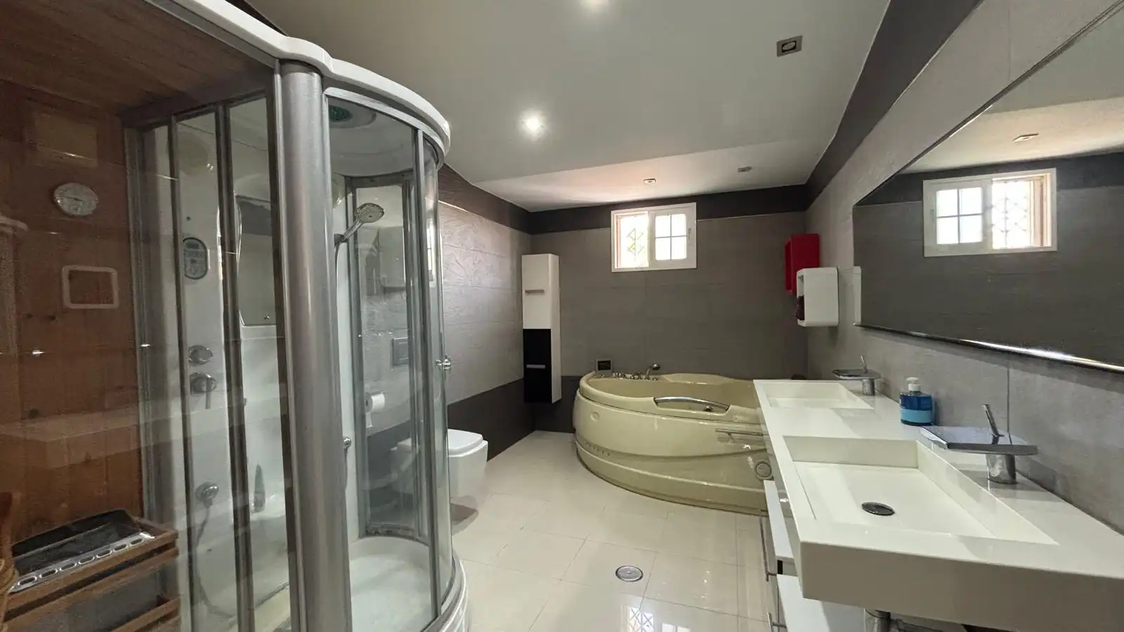 Bathroom of Detached homes for sale in Cartagena  with Air Conditioner, Heating and Private garden
