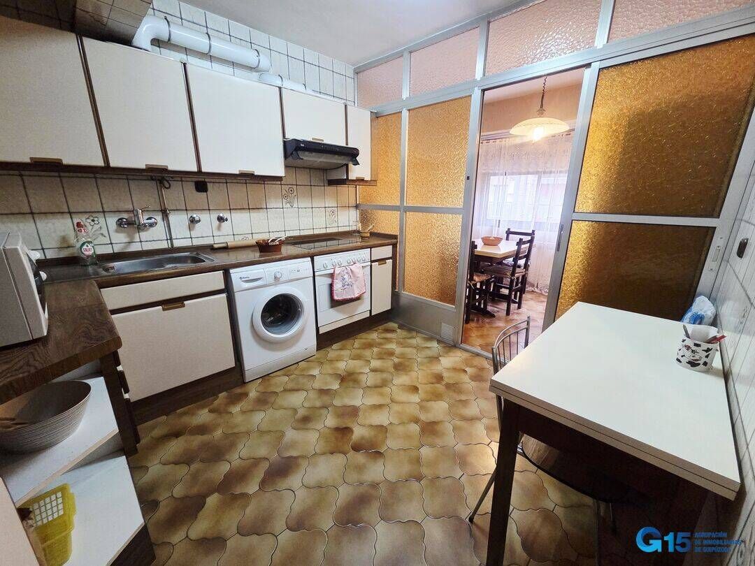 Kitchen of Flat for sale in Errenteria  with Heating, Furnished and Balcony