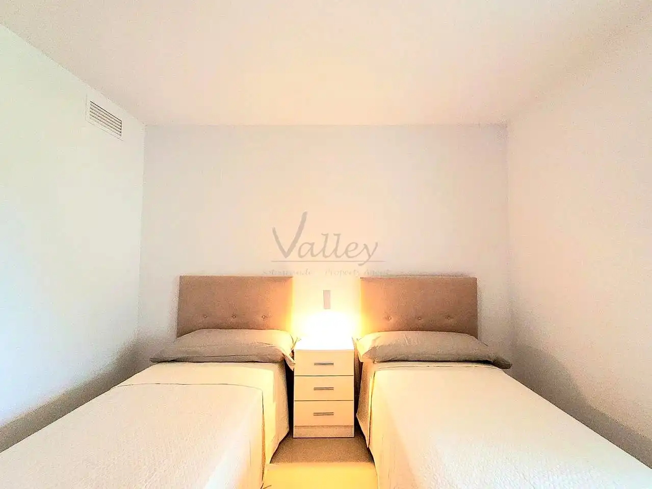 Schlafzimmer von Wohnungen zum Verkauf in Sotogrande mit Klimaanlage, Terrasse und Möbliert