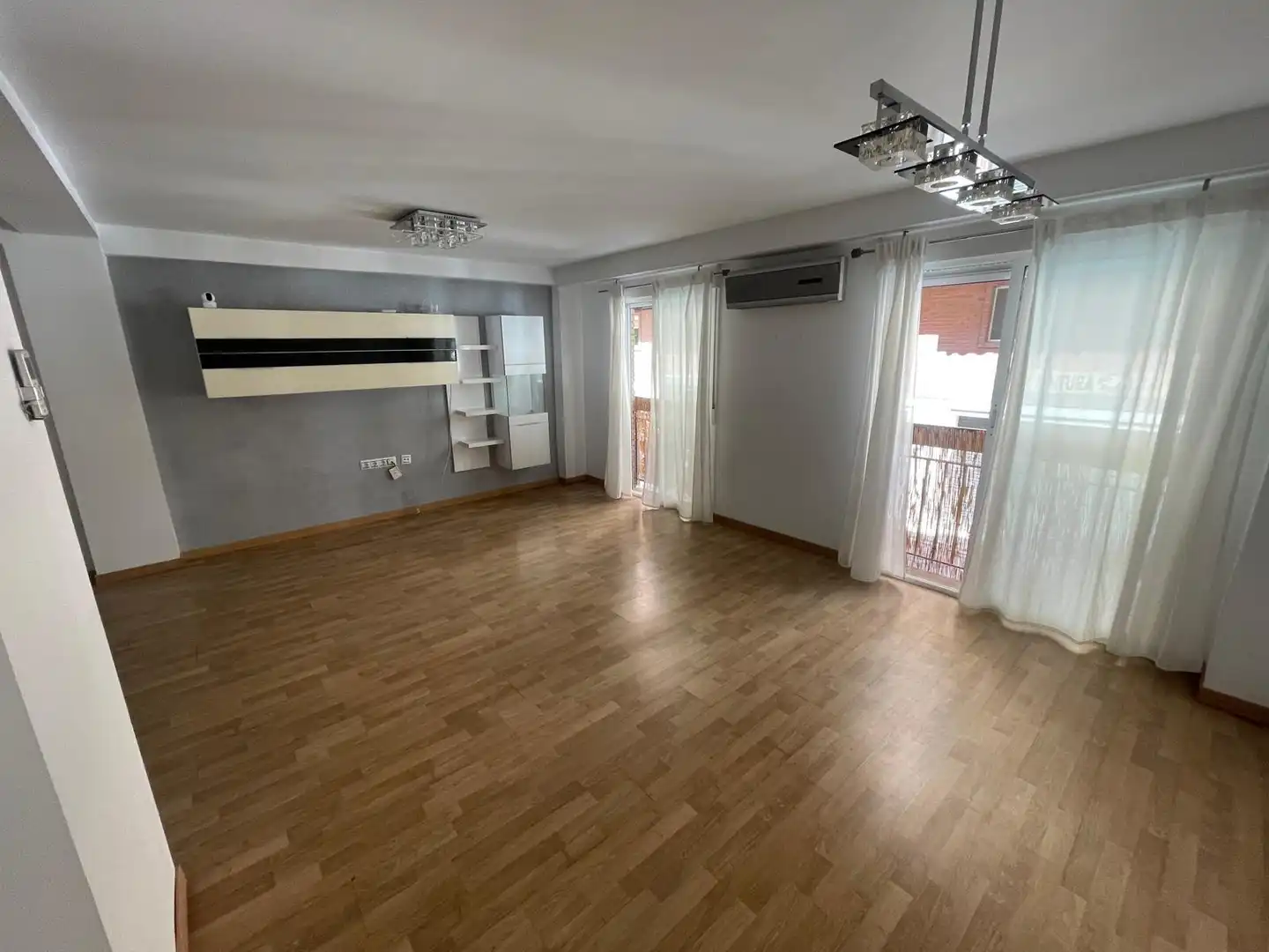 Sala d'estar de Apartament en venda en Alicante / Alacant amb Aire condicionat i Alarma