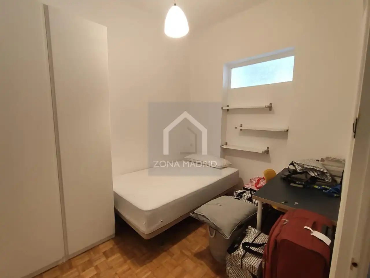 Habitación de Piso en venta en Madrid con Trastero