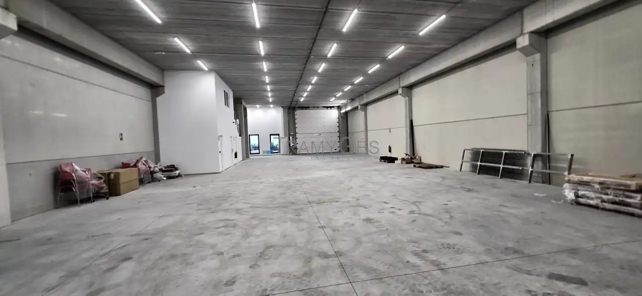 Nave industrial de alquiler en Mos