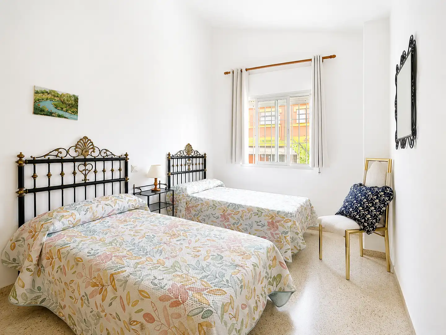 Habitación de Casa adosada en venta en Estepona con Jardín privado, Terraza y Piscina