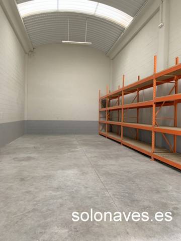Nave industrial en Alquiler en Cartuja Baja