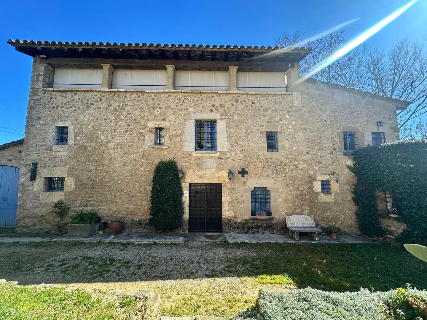 Vista exterior de Casa o xalet de lloguer en Cornellà del Terri amb Aire condicionat, Calefacció i Jardí privat