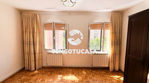 Photo 2 of Flat for rent in Calle de Valdecanillas, Simancas, Madrid Capital
