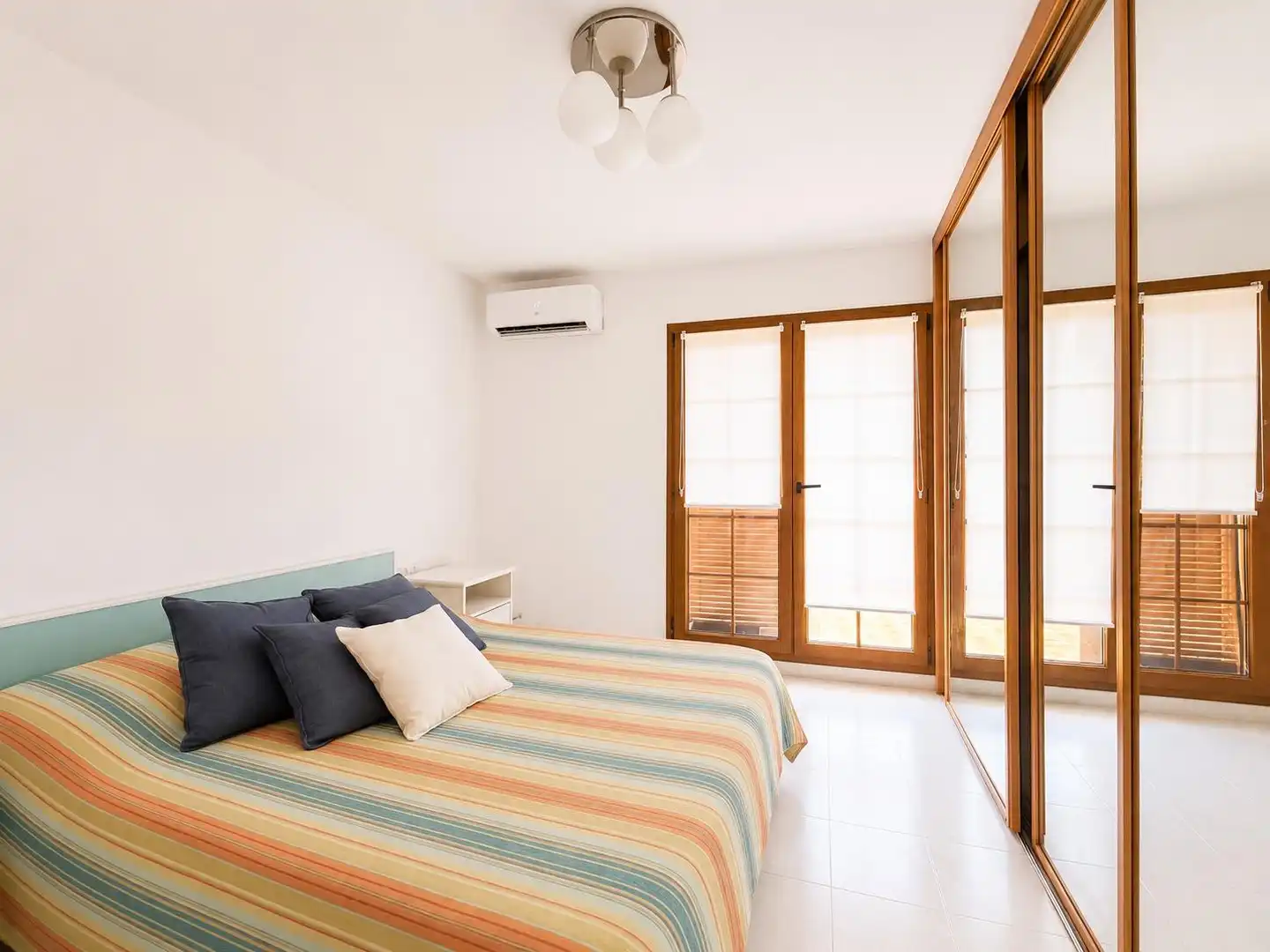 Habitación de Casa o chalet en venta en Sant Pere de Ribes con Aire acondicionado, Calefacción y Jardín privado