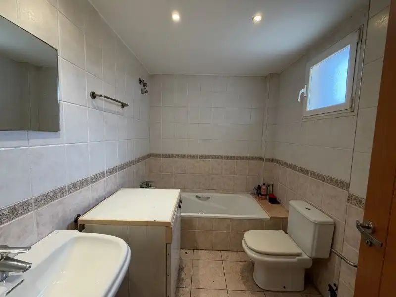 Baño de Casa adosada en venta en Puçol con Aire acondicionado, Calefacción y Terraza