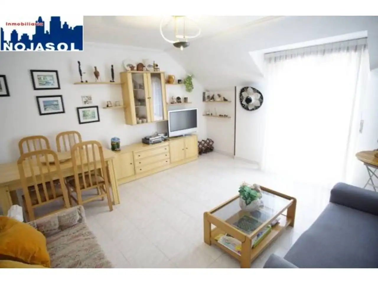 Wohnzimmer von Dachboden zur Miete in Noja mit Heizung, Terrasse und Möbliert
