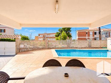 Piso con balcón en venta en Carrer de Bécquer